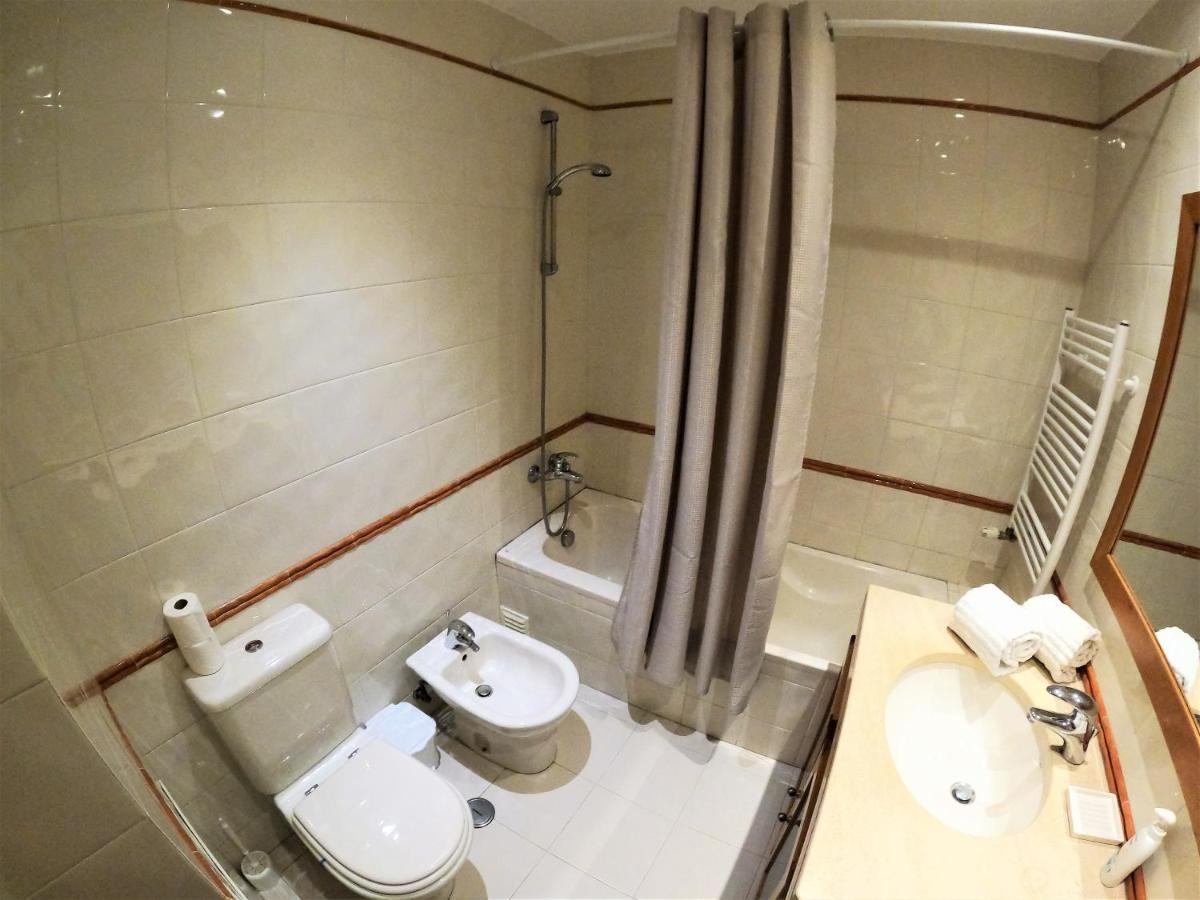Lisbon 2 Bedroom Apartment With Balcony In Alges Algés Exterior foto