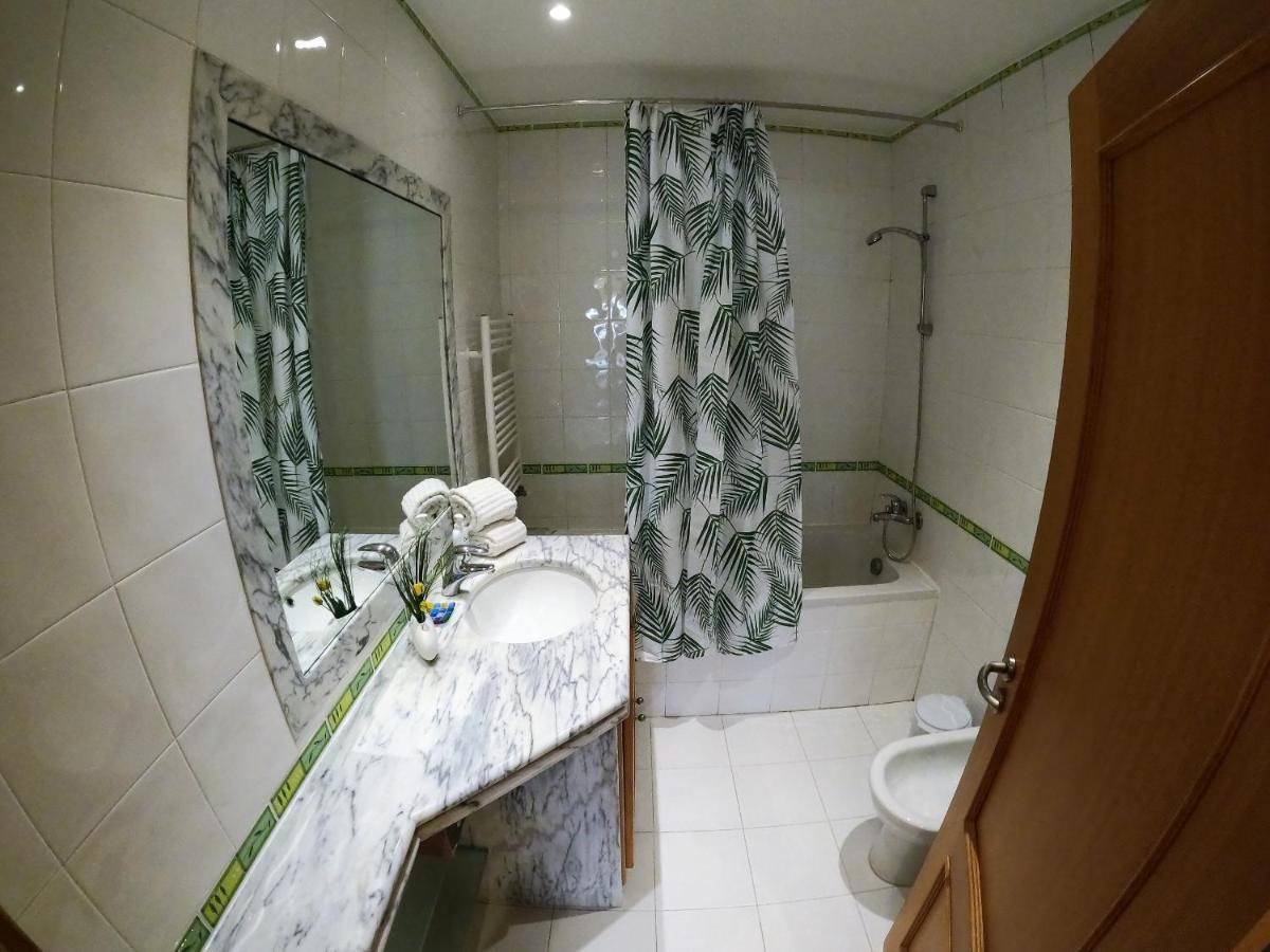 Lisbon 2 Bedroom Apartment With Balcony In Alges Algés Exterior foto